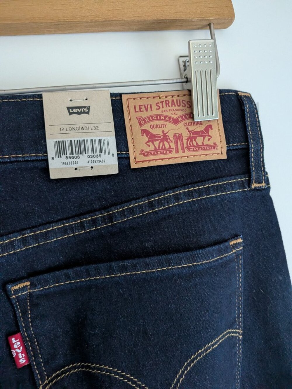 Levi's 311 Shaping Skinny jeans Size 12 Long, W31 L32, NWT - Picture 3 of 6